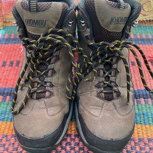 Khombu Mens boots size 8